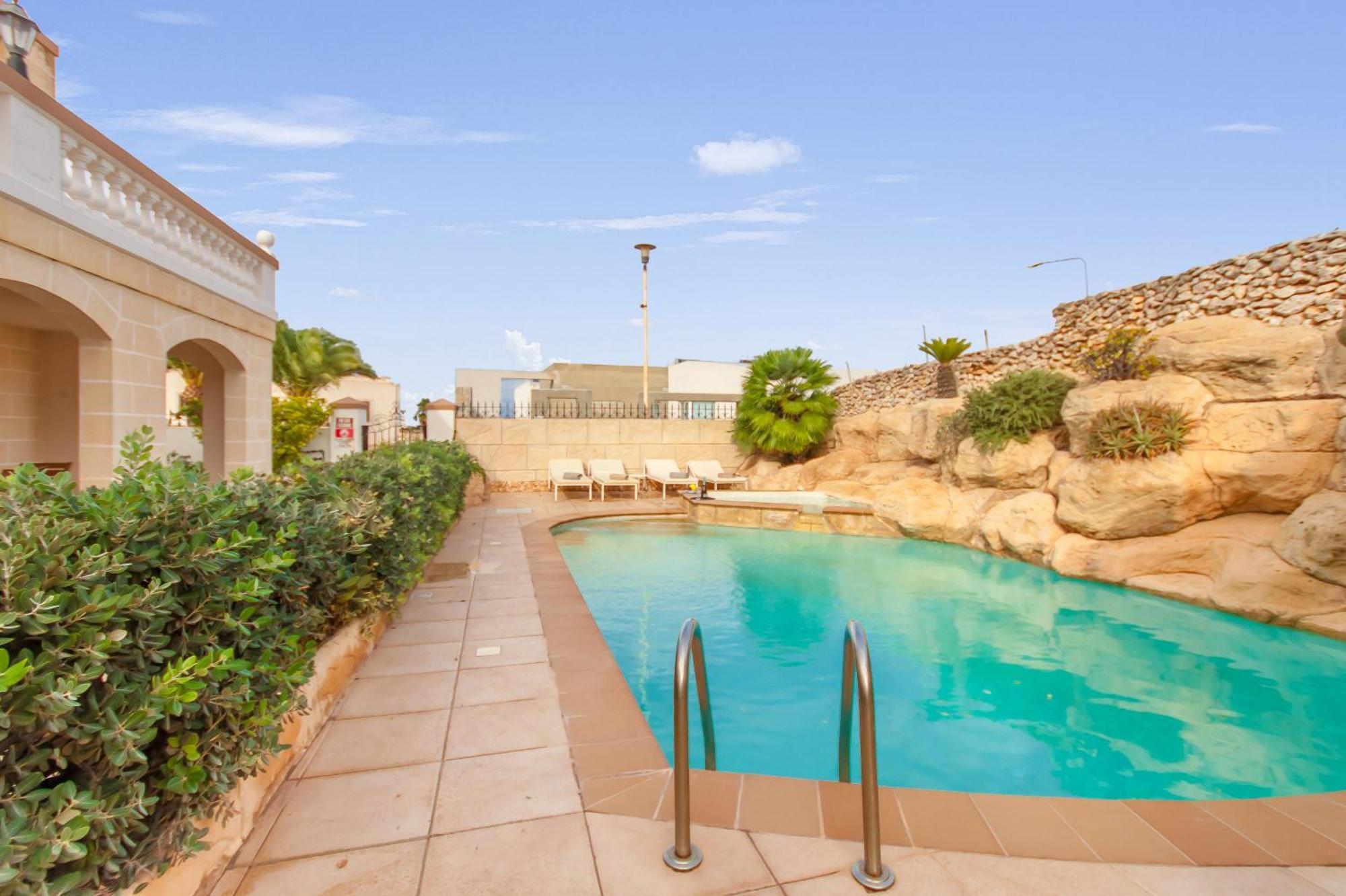 Villa & Pool Apartments In Mellieha Bay エクステリア 写真