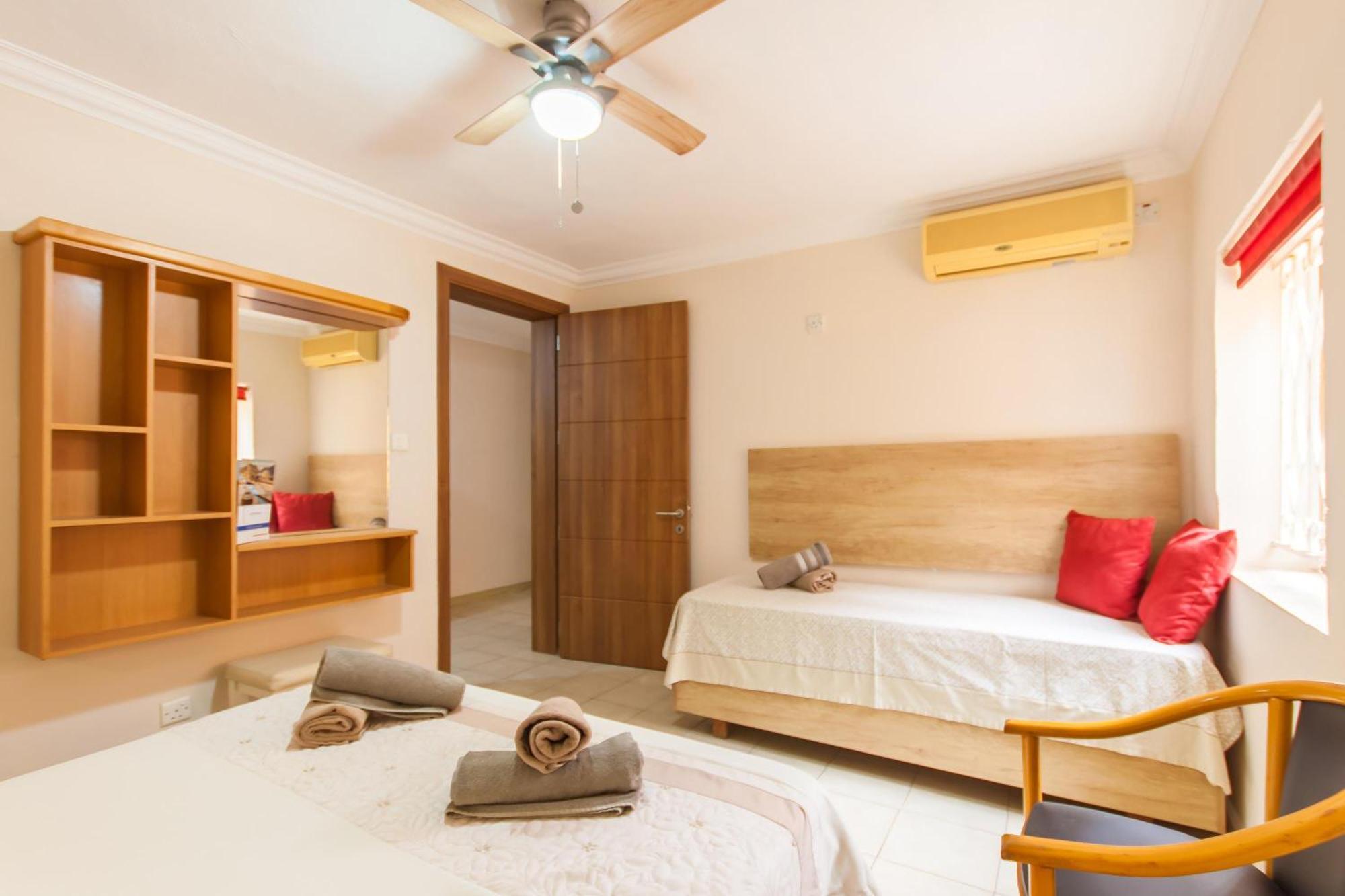 Villa & Pool Apartments In Mellieha Bay エクステリア 写真