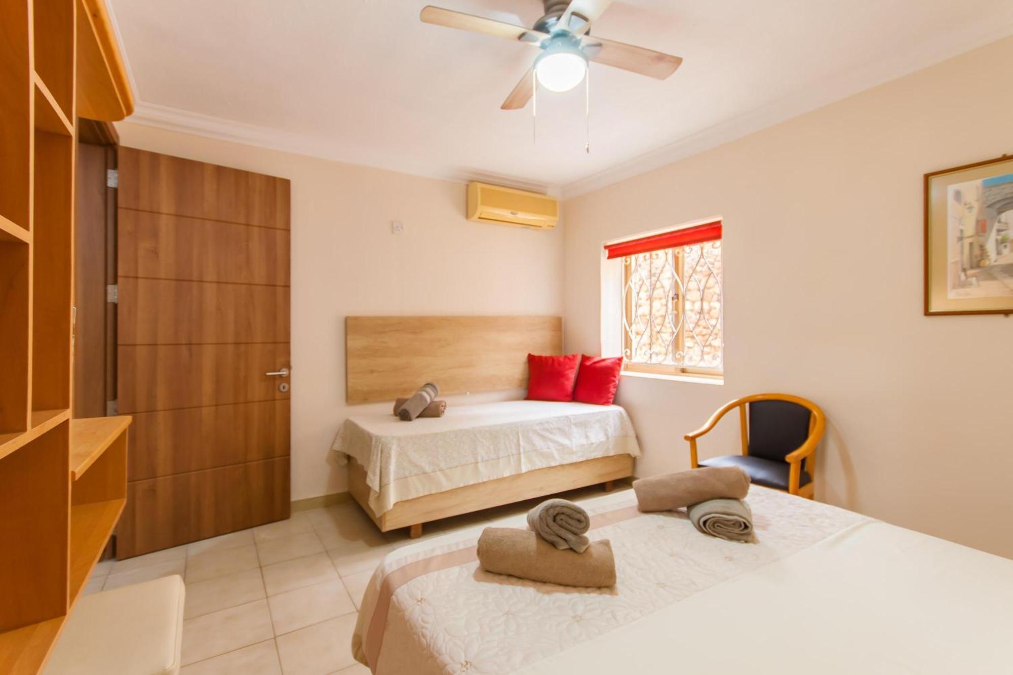 Villa & Pool Apartments In Mellieha Bay エクステリア 写真