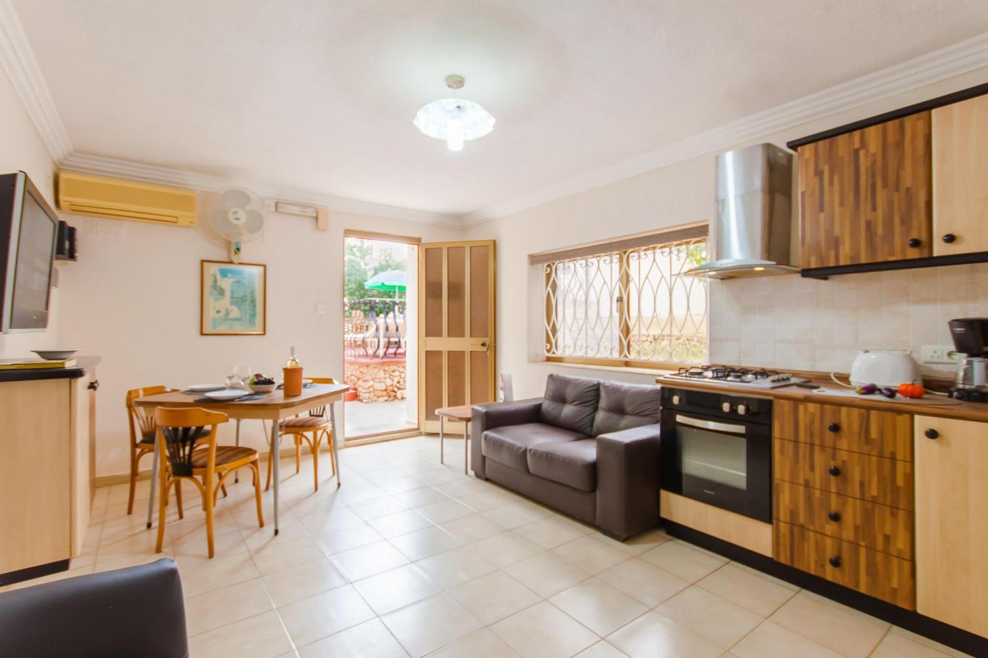 Villa & Pool Apartments In Mellieha Bay エクステリア 写真