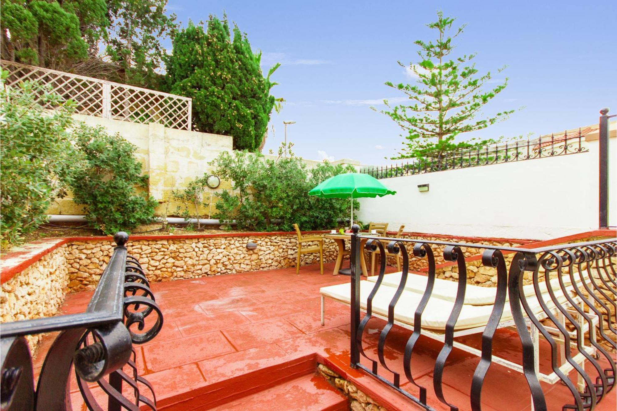 Villa & Pool Apartments In Mellieha Bay エクステリア 写真