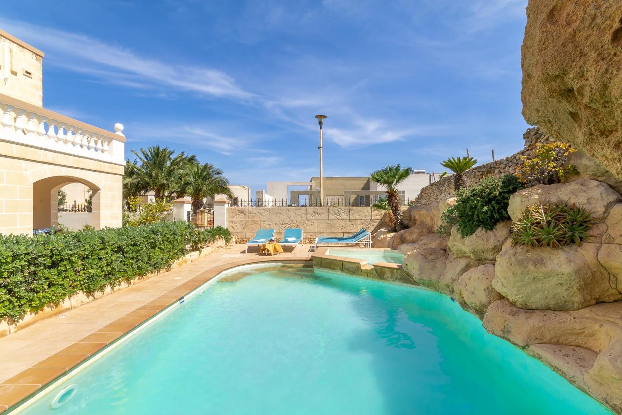 Villa & Pool Apartments In Mellieha Bay エクステリア 写真