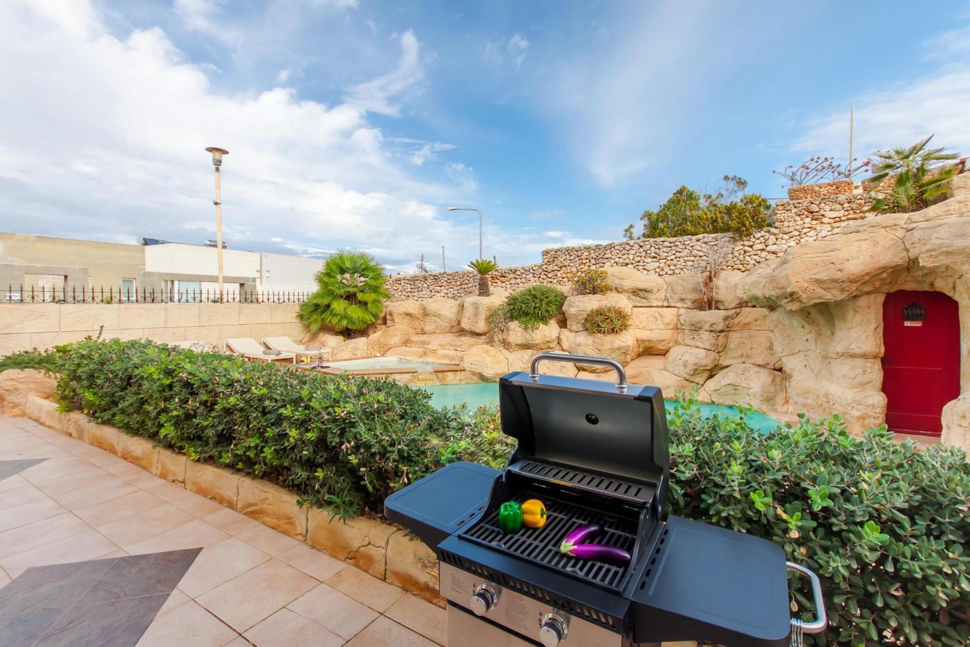 Villa & Pool Apartments In Mellieha Bay エクステリア 写真