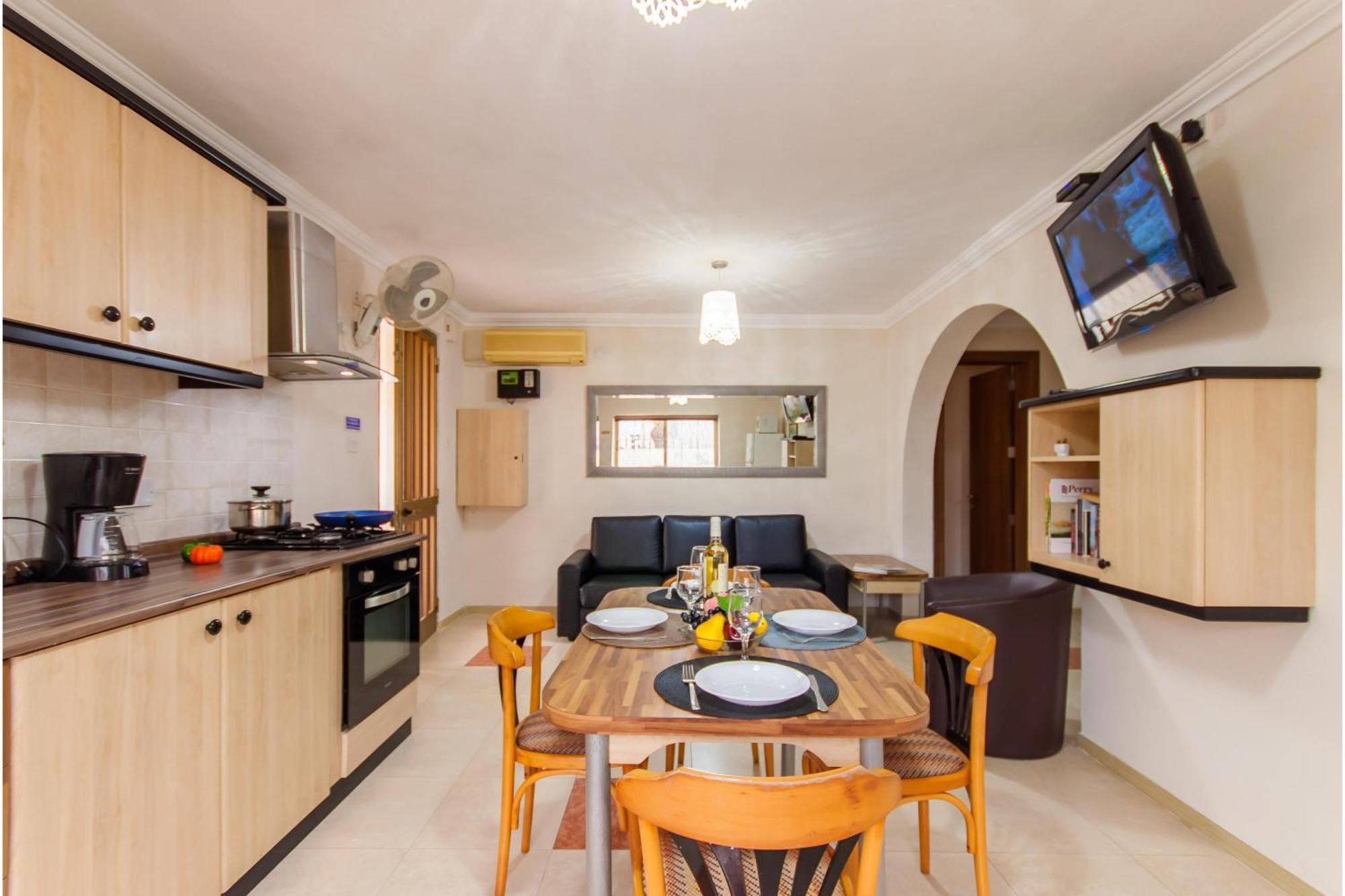 Villa & Pool Apartments In Mellieha Bay エクステリア 写真