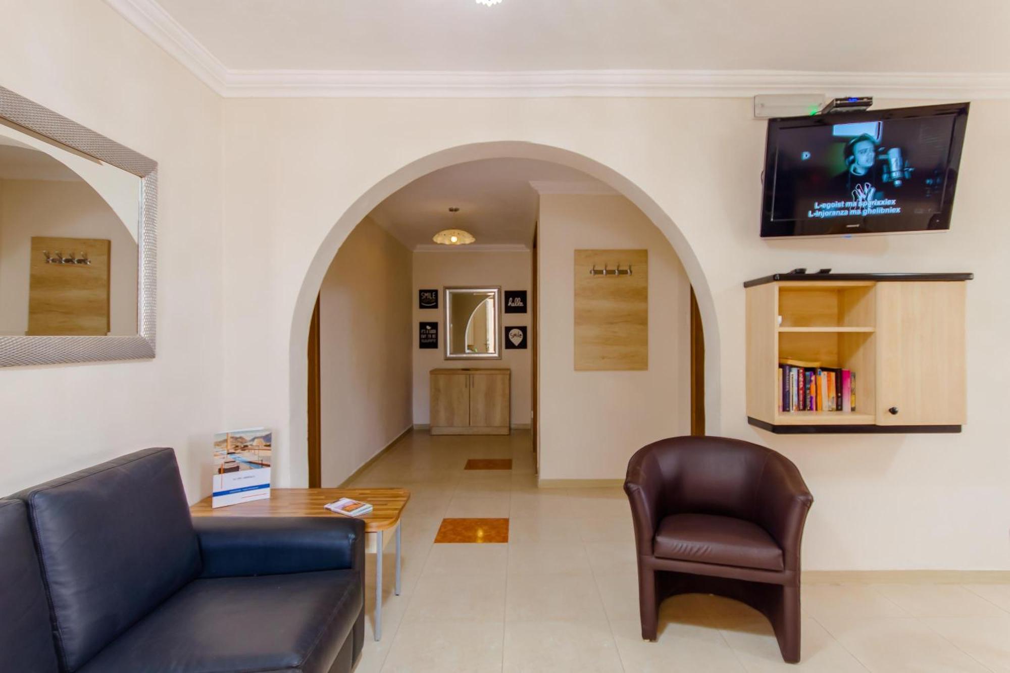 Villa & Pool Apartments In Mellieha Bay エクステリア 写真