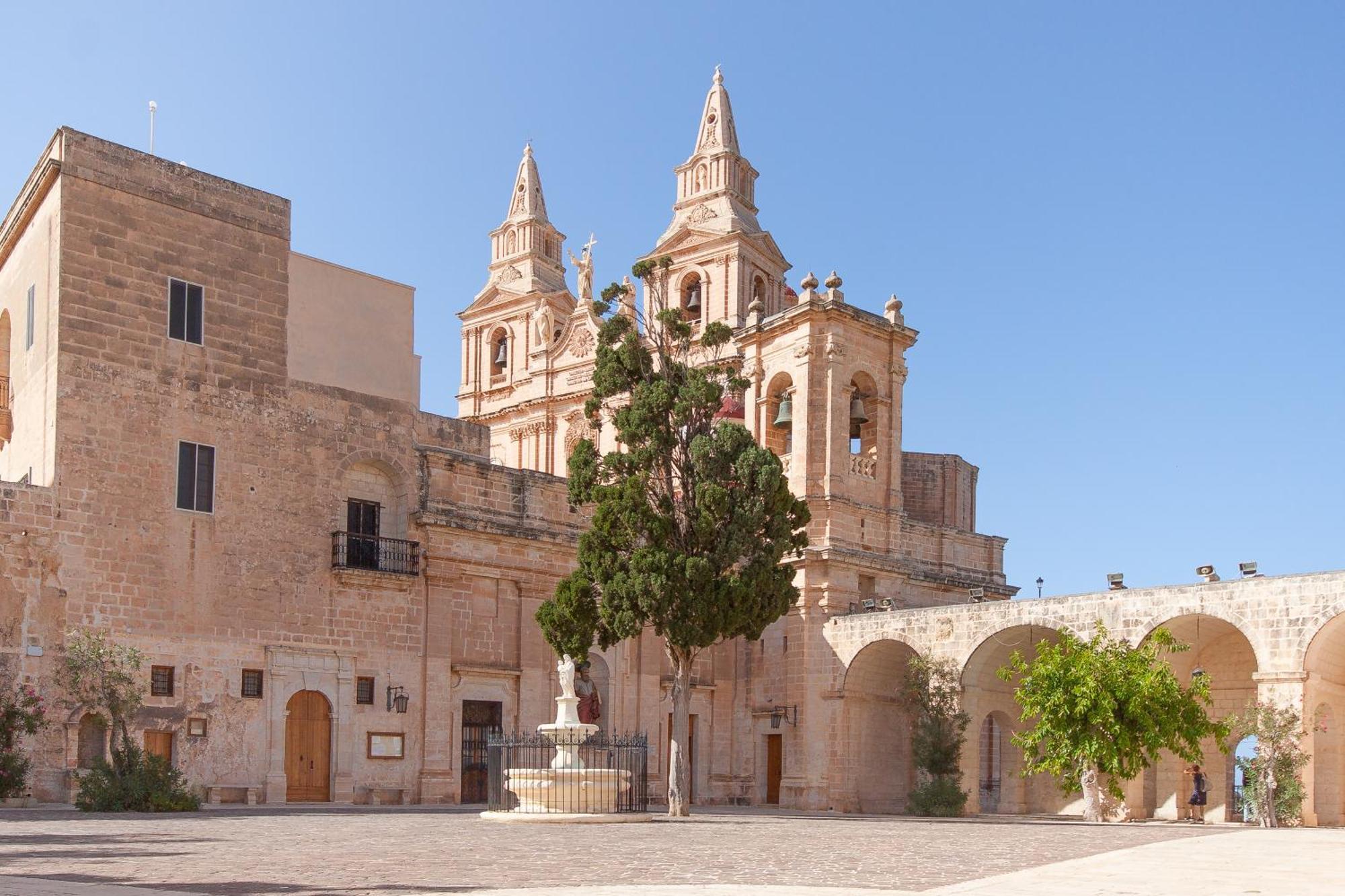 Villa & Pool Apartments In Mellieha Bay エクステリア 写真